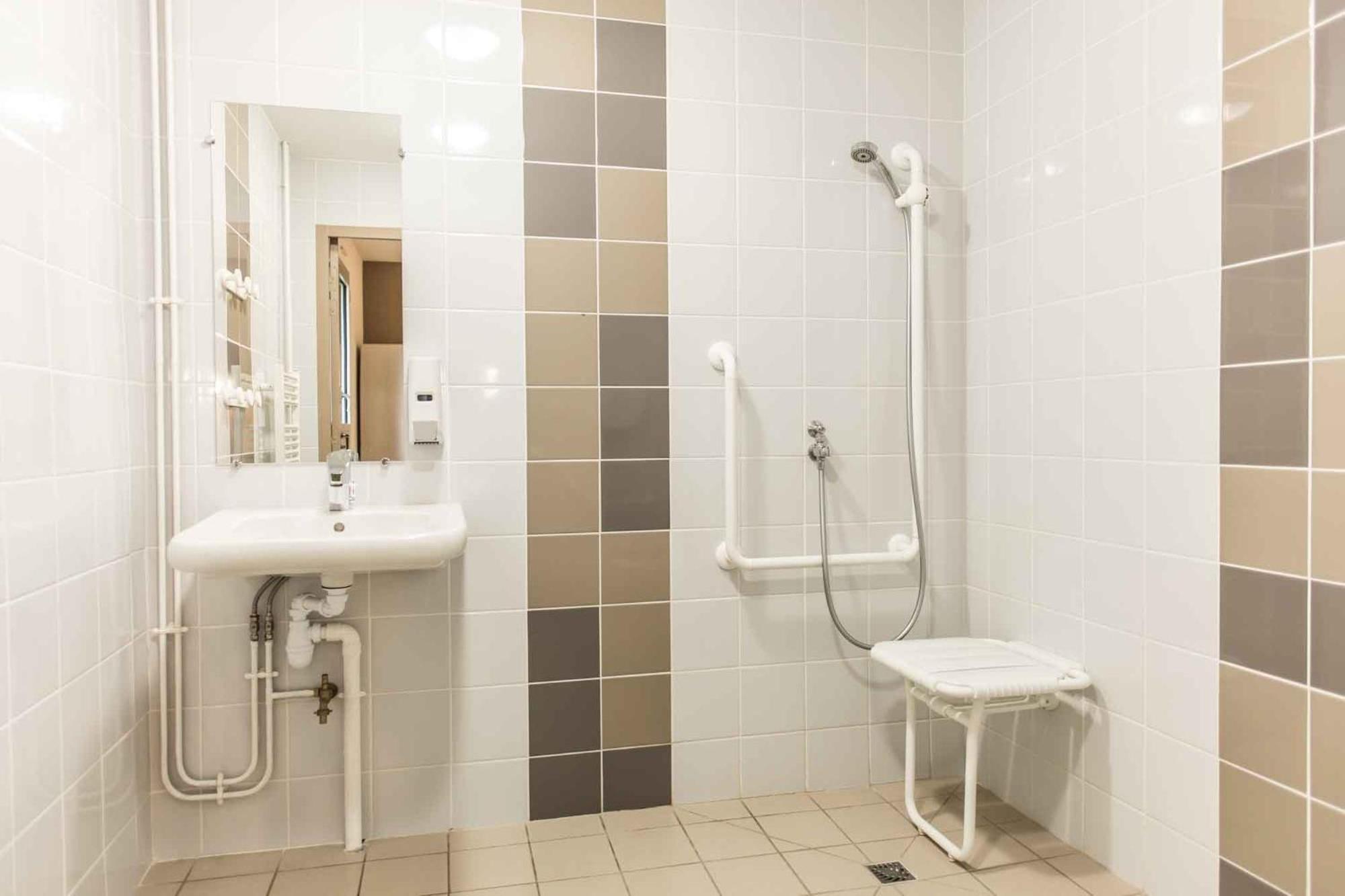 Centre International De Sejour Hostel Laval  Ngoại thất bức ảnh
