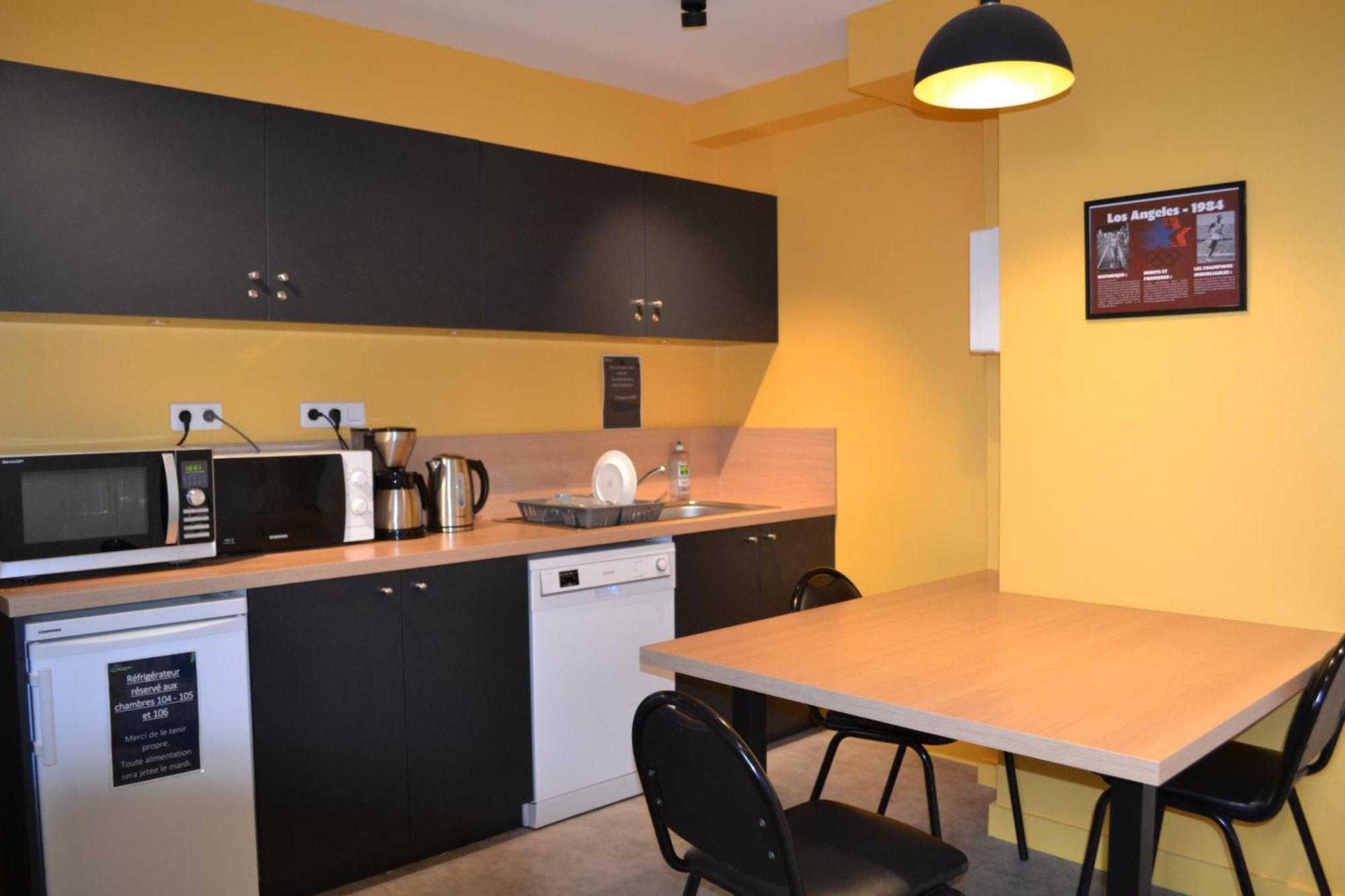 Centre International De Sejour Hostel Laval  Ngoại thất bức ảnh